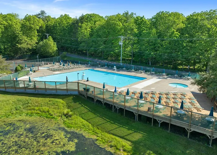 Summer Deal! Lakefront, Hot Tub, Pets
