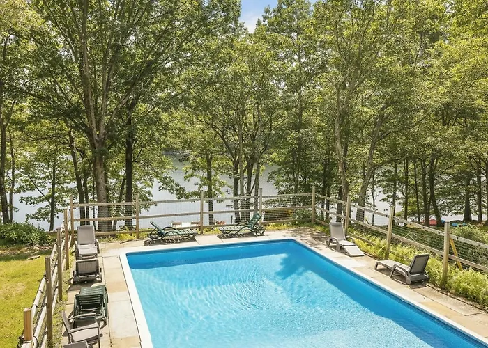 Price Drop! Lakefront, Private Pool, Hot Tub
